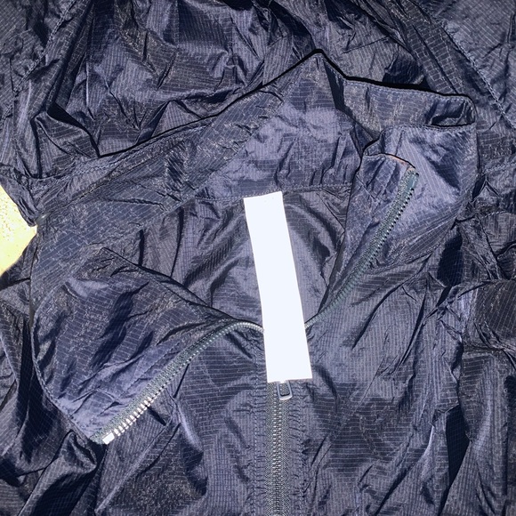 Navy Woven Jacket Fabletics - Picture 2 of 4